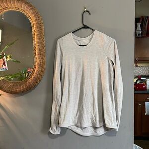 Lululemon like new long sleeved tunic style top.
